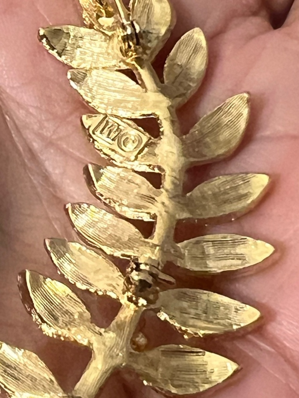 VTG Weingeroff Signed Gold Tone Rare Olive Leaf Brooch RI Costume History